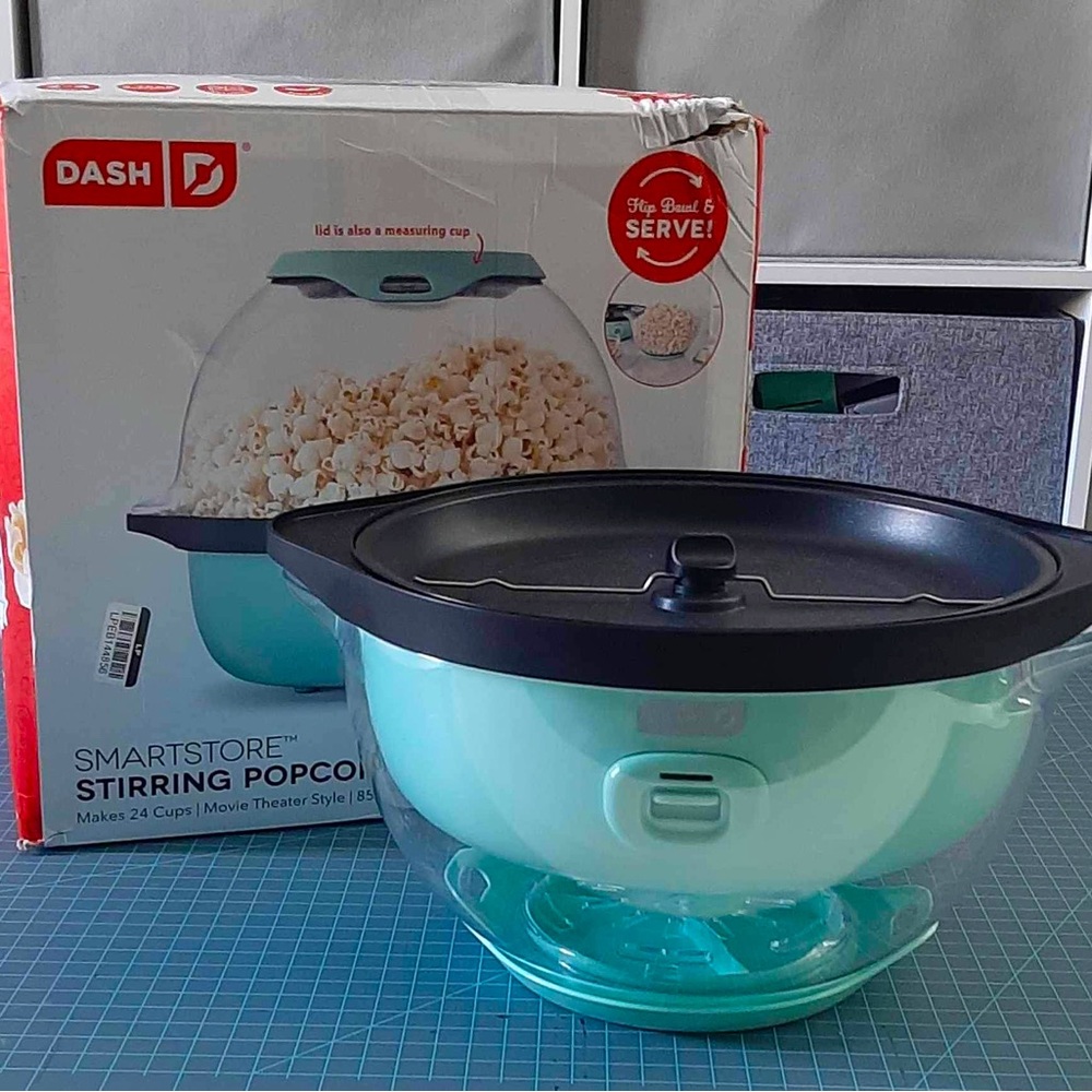 Dash popcorn maker
